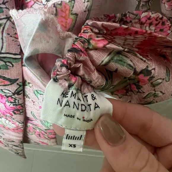 Hemant and nadita top - Picture 3 of 6